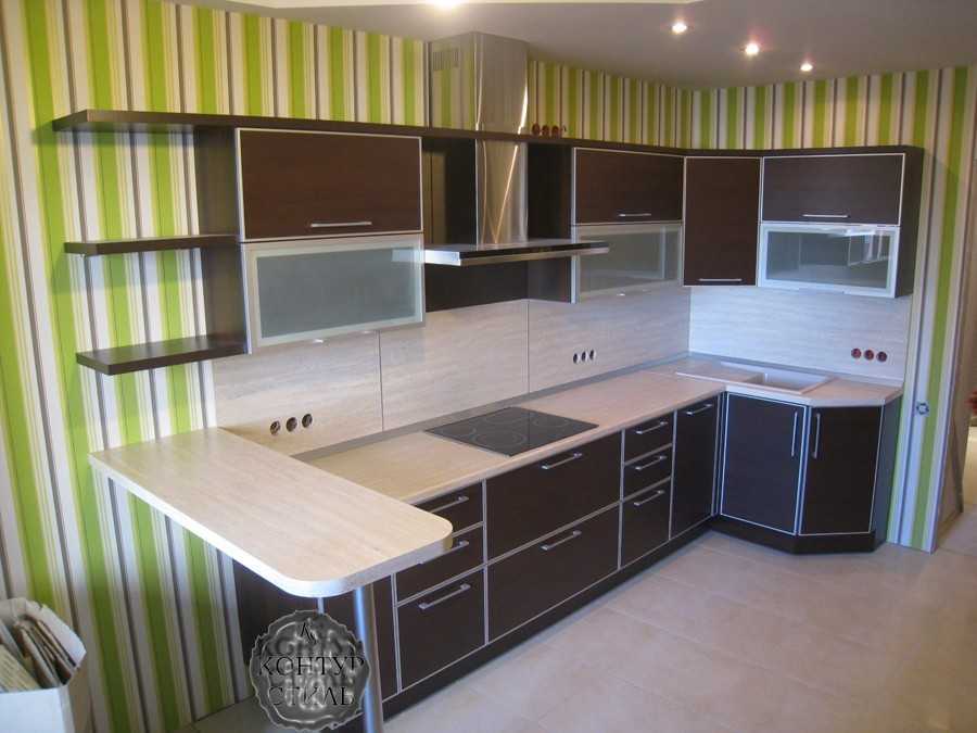 Варианты дизайна угловых кухонь