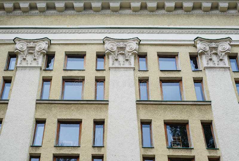Что такое пилястра в строительстве