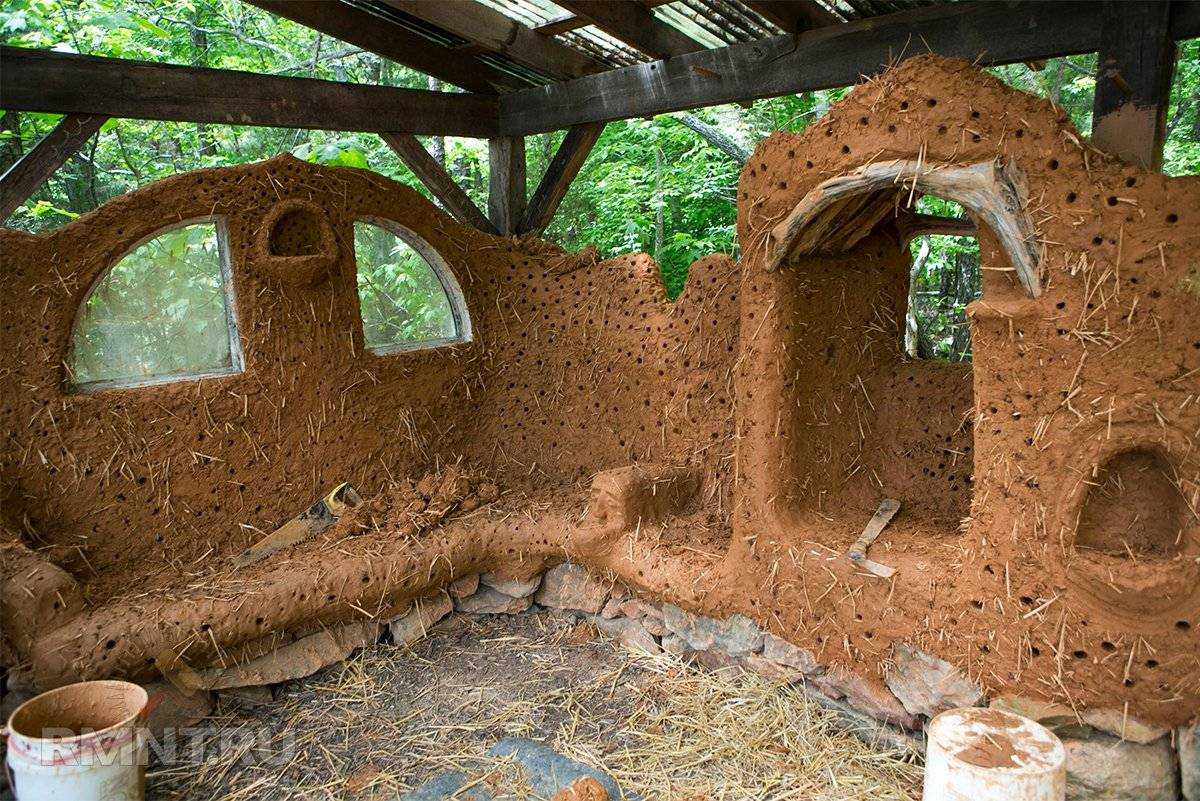 Экостроительство: очаровательные дома из дров и глины