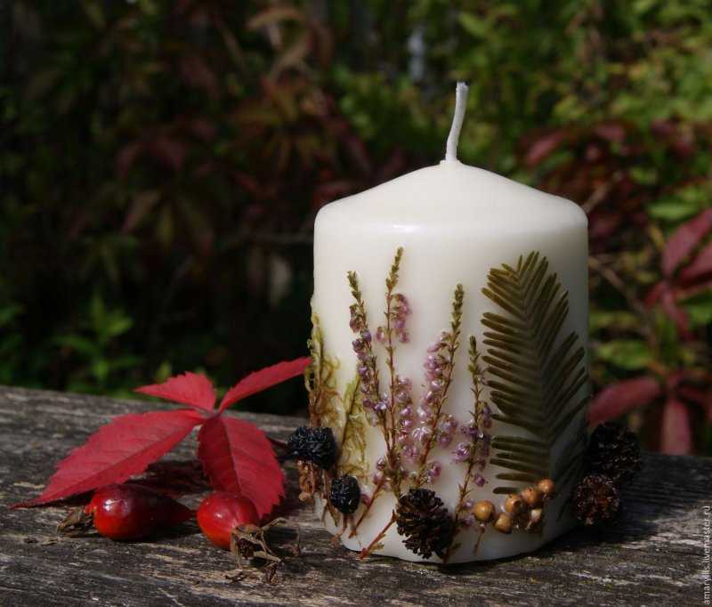 Насыпные свечи недавно появились на рынке и уже успели набрать популярность. В чем особенности воскового песка и вариантов из парафина Какие еще материалы используются для производства таких изделий В чем особенности продукции Lori и других производителей